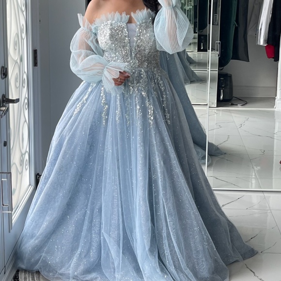 Dress - Picture 2 of 3